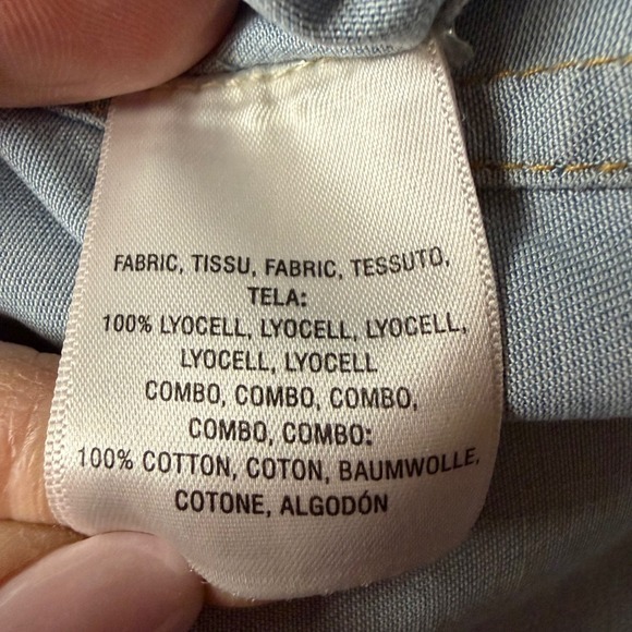 Holding Horses Anthropologie Blue Chambray Sleeveless Lace Back Button Top Sz 2 - Picture 7 of 9